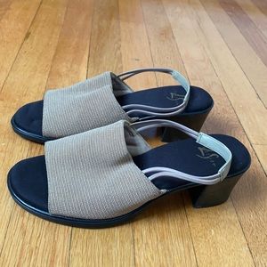 90s AESTHETIC COMFY SANDAL LIGHTLY WORN